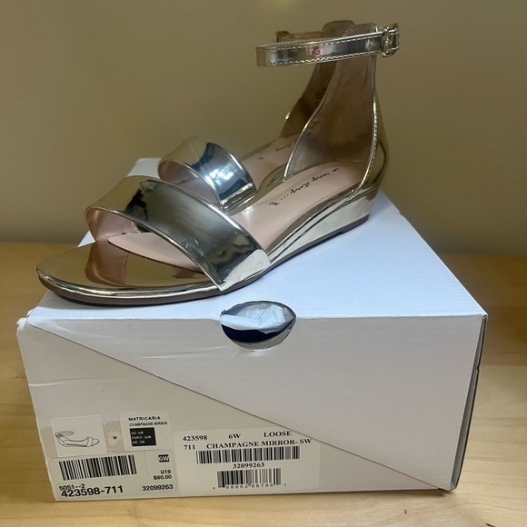 CHAMPAGNE Wedges - Picture 7 of 7